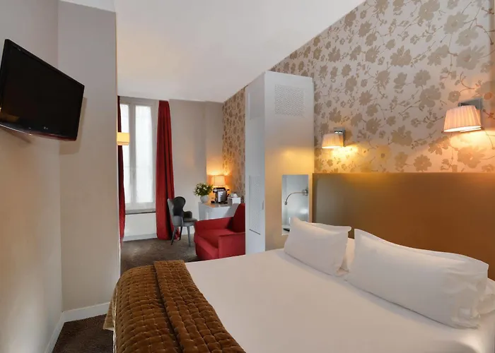 Plaza étoile Hotel 3*