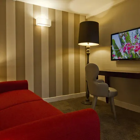 Hotel Plaza étoile 3*