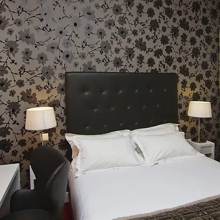 Hotel Plaza Etoile