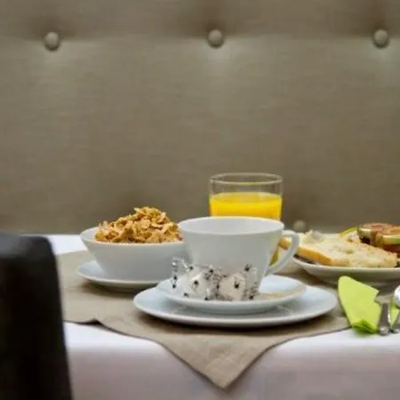 Hotel Plaza Etoile 3*