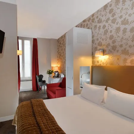 Plaza Etoile Hotel 3*