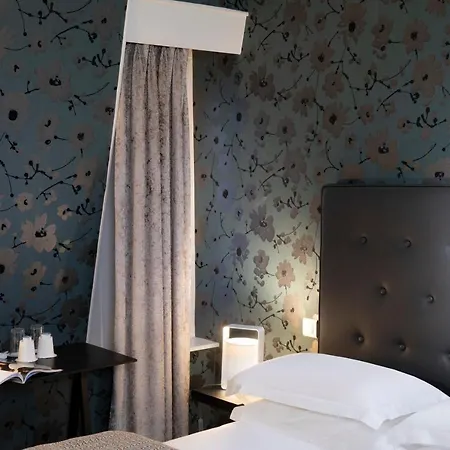 Plaza Etoile Hotel Paris
