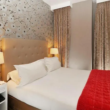 Plaza Etoile 3* 파리