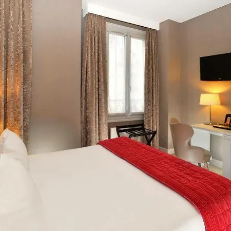 Hotel Plaza Etoile 3*