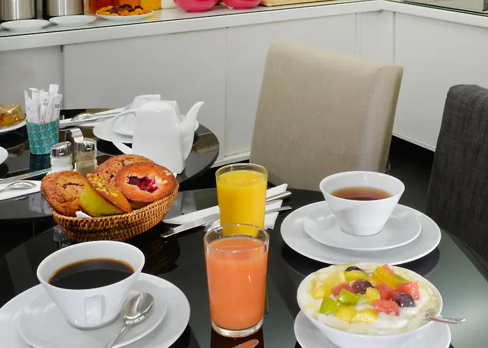 Plaza Etoile 3* Paryż