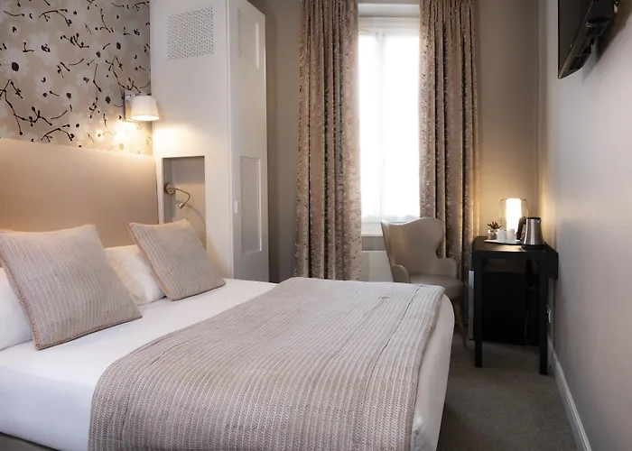 Plaza Etoile Париж