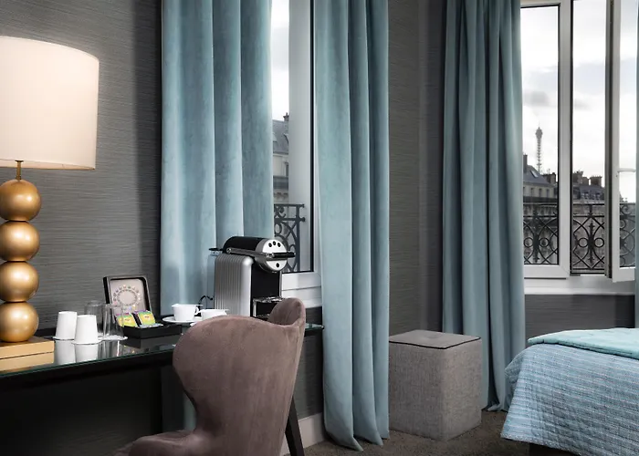 Plaza Etoile Отель Париж