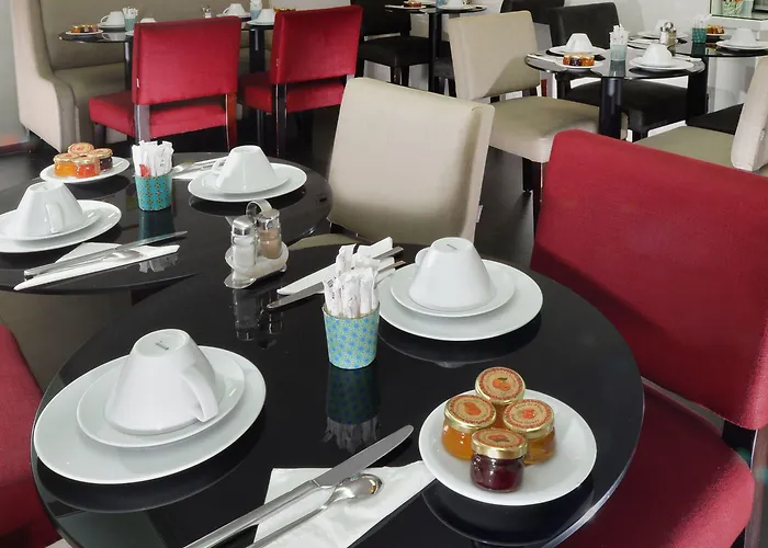 Plaza Etoile 3* Paris