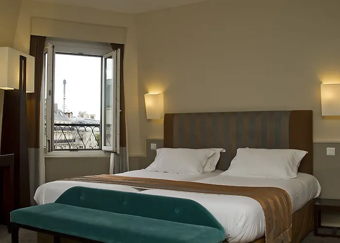 Plaza Etoile 3* Париж