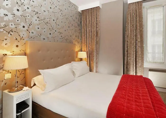 Plaza Etoile 3* Париж