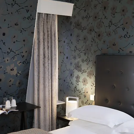 Plaza Etoile 3* Paris